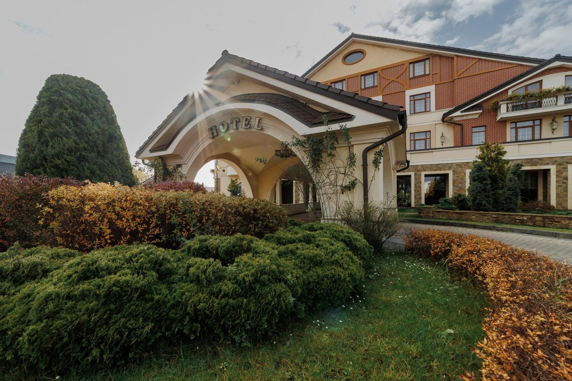 Panska Gora Hotel Sokilnyky ภายนอก รูปภาพ