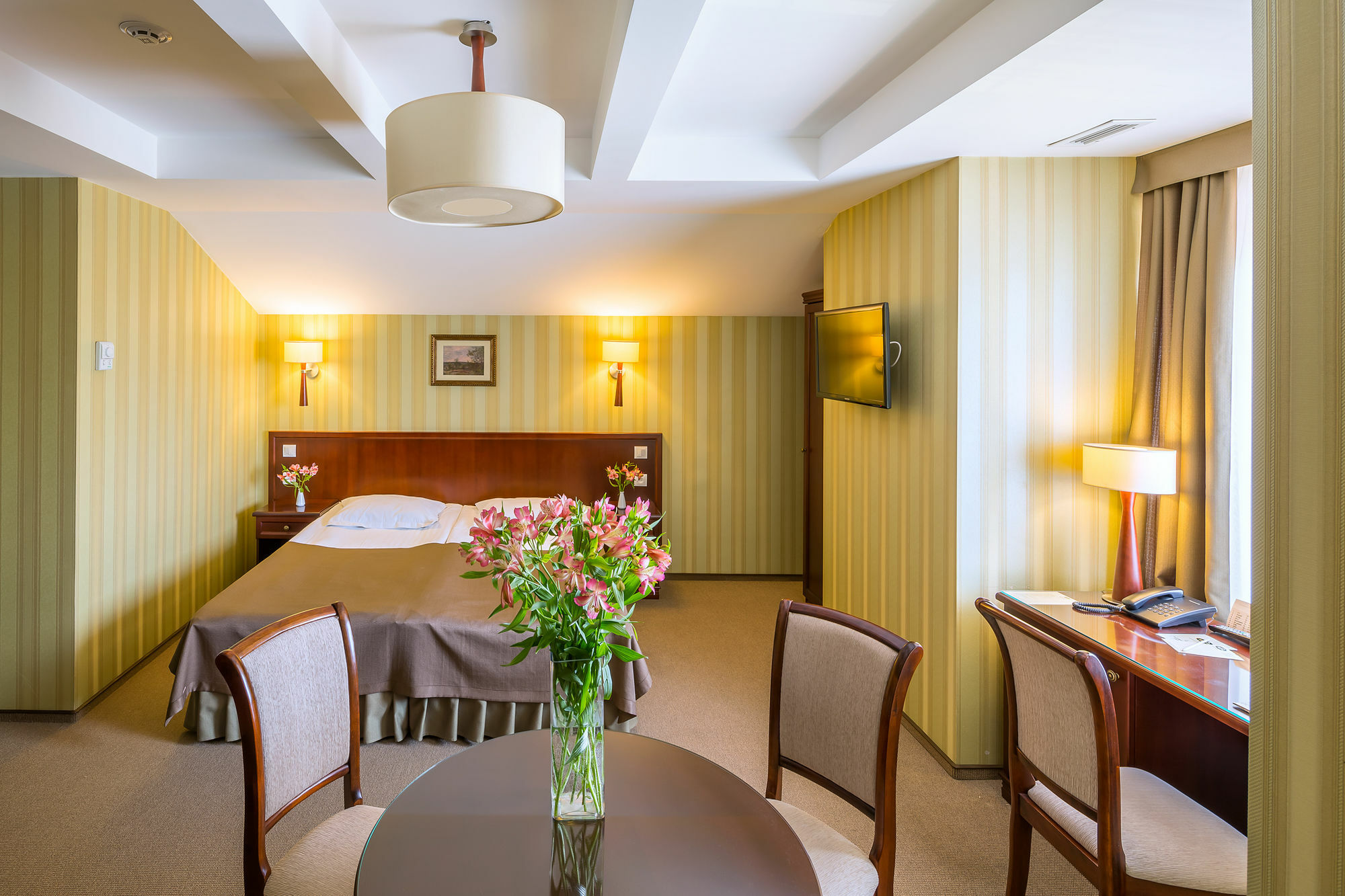 Panska Gora Hotel Sokilnyky ภายนอก รูปภาพ